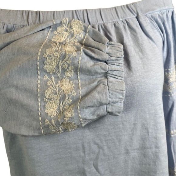 American Eagle Off the Shoulder Women's Light Blue Top with White Embroidery S - Picture 2 of 10